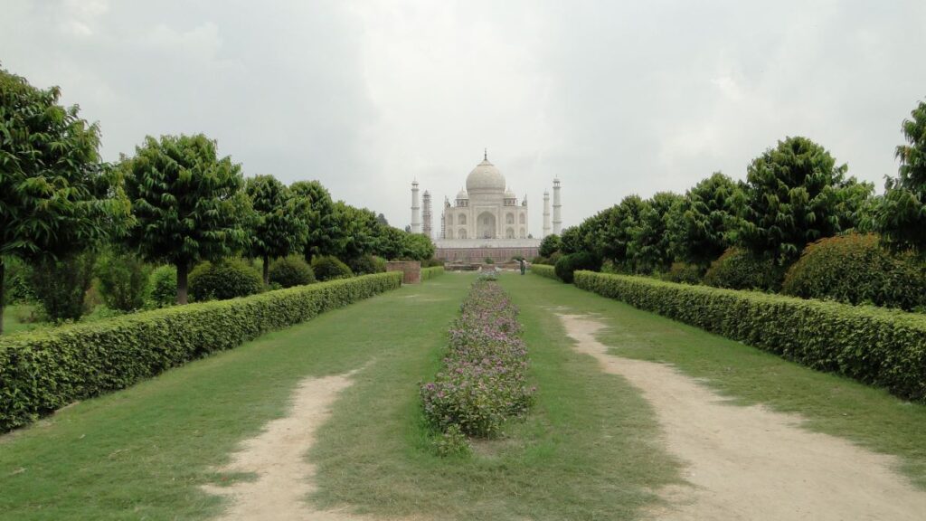 places to visit in place agra